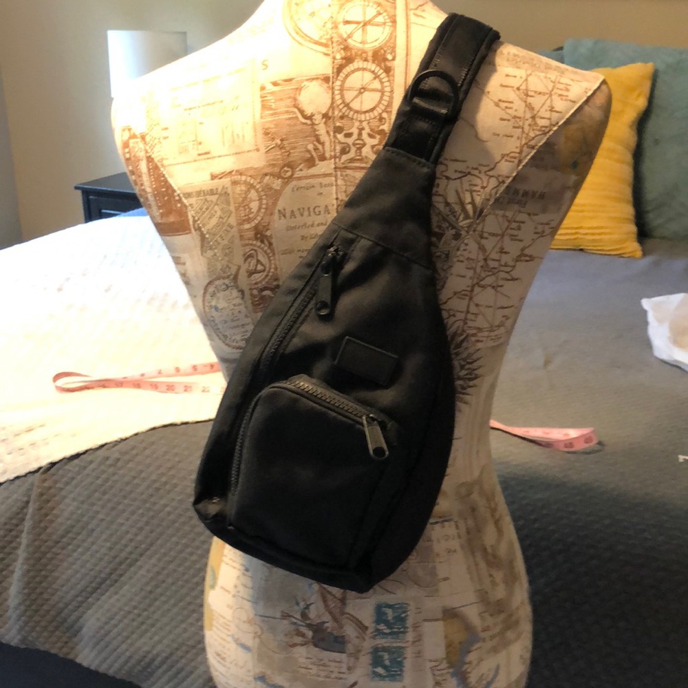 Vera Bradley Sling pack
